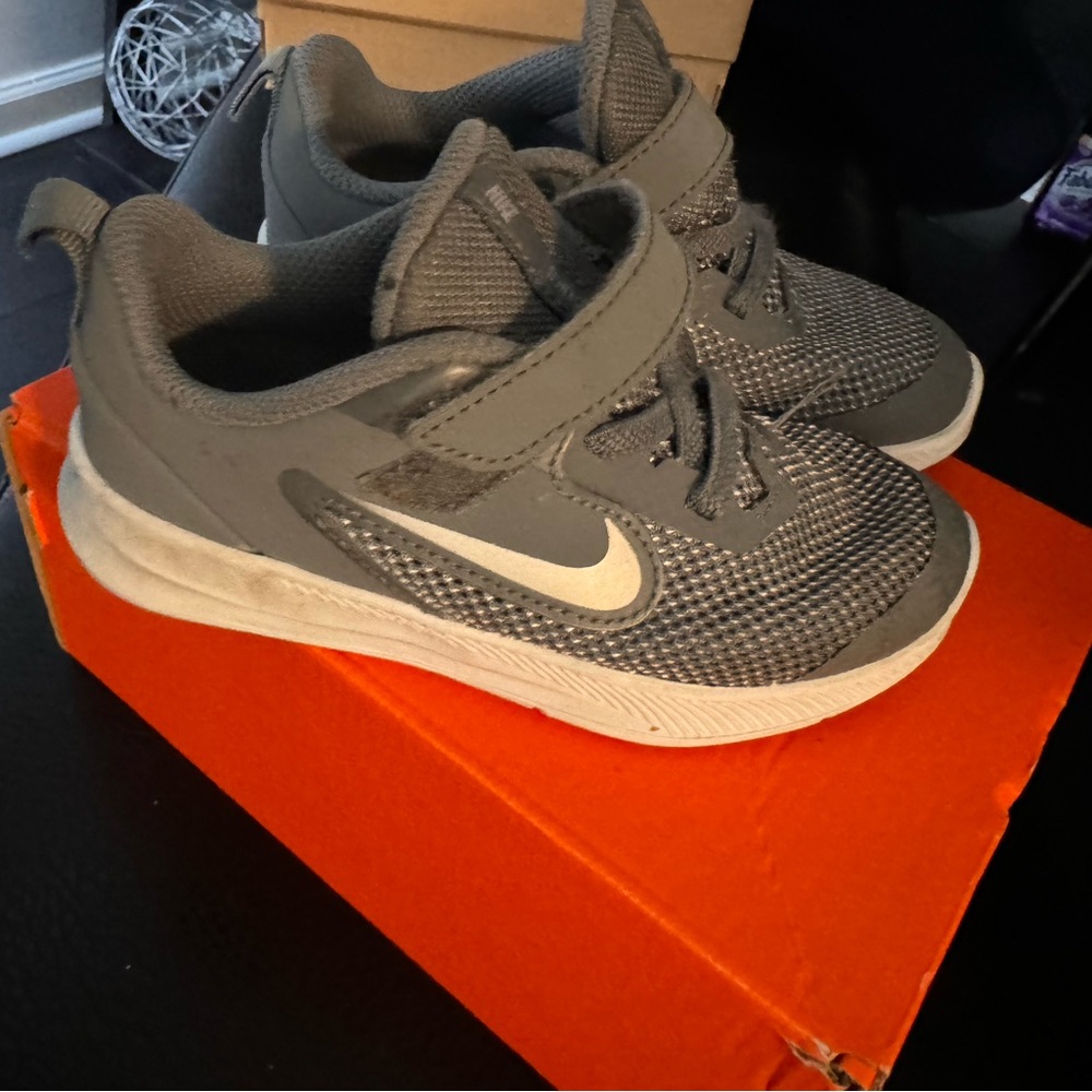 Grey Nike size 9